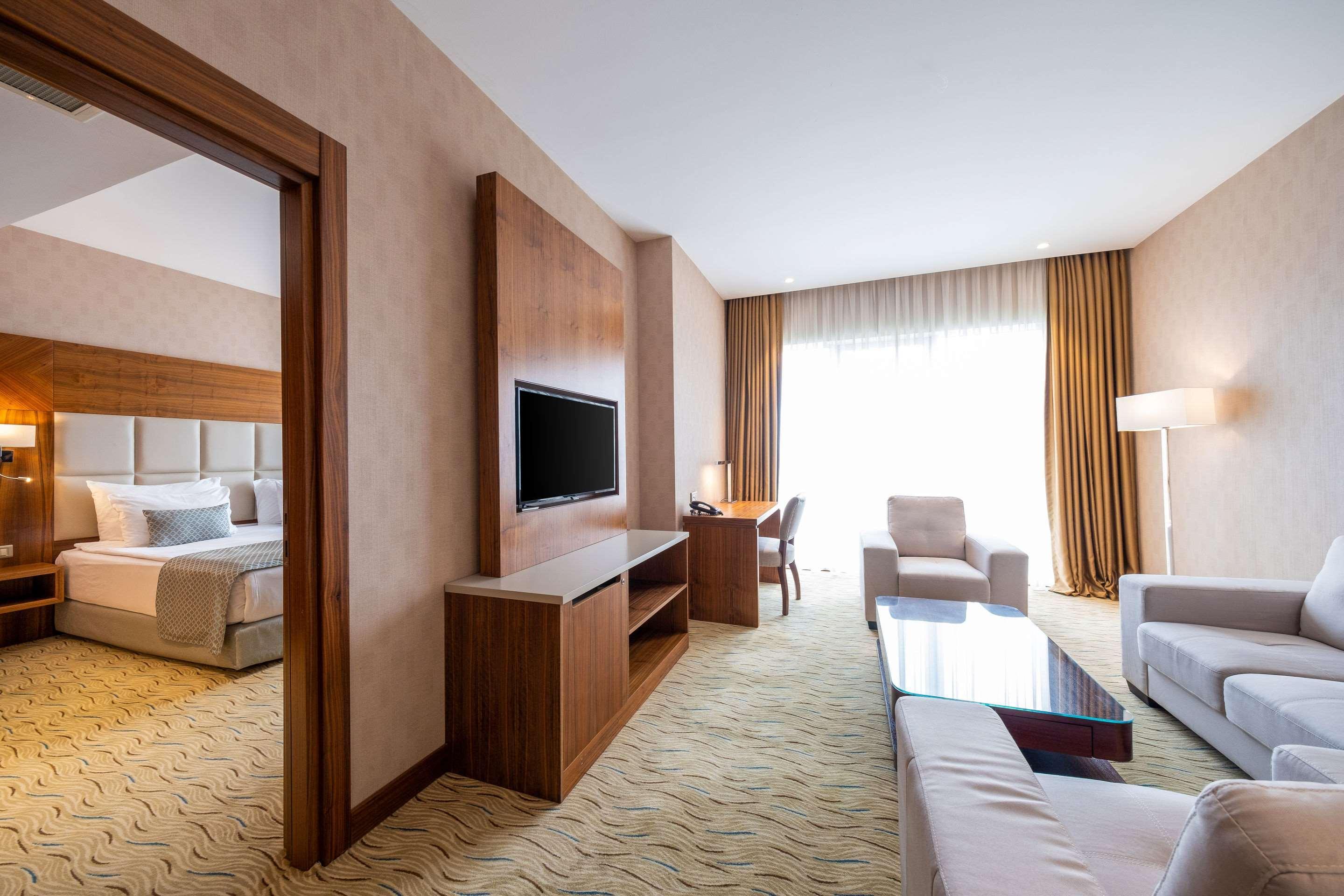 Clarion Hotel Istanbul Mahmutbey מראה חיצוני תמונה