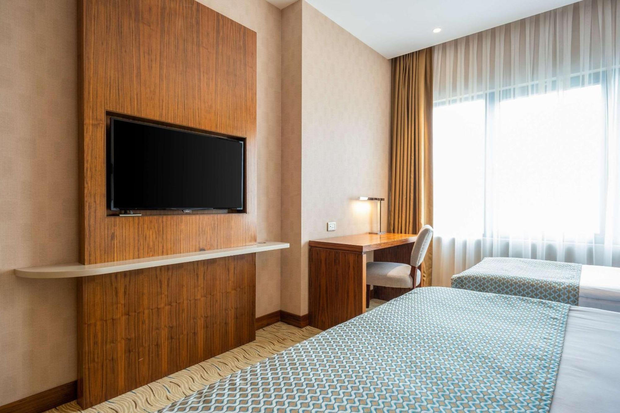 Clarion Hotel Istanbul Mahmutbey מראה חיצוני תמונה