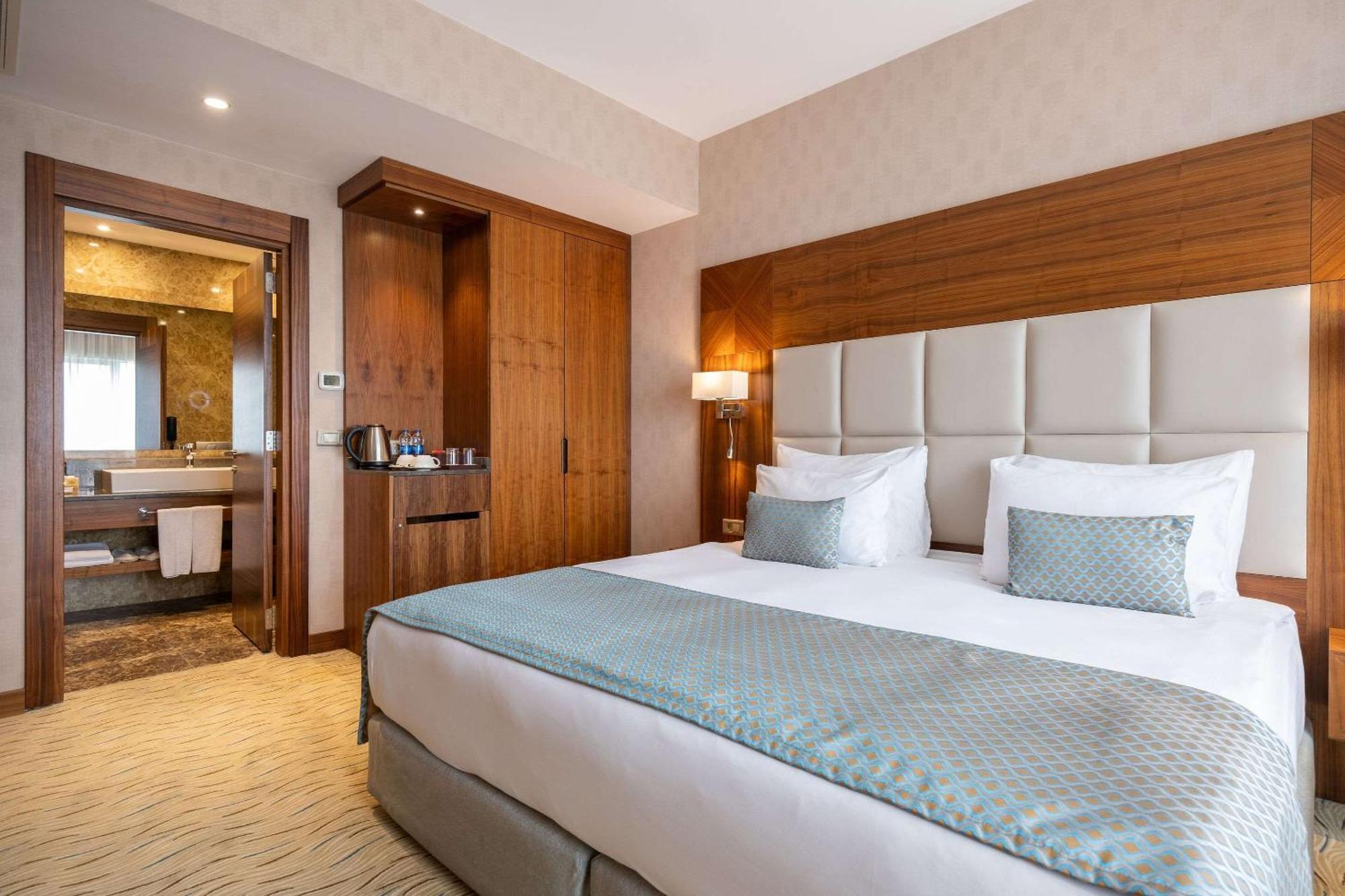 Clarion Hotel Istanbul Mahmutbey מראה חיצוני תמונה